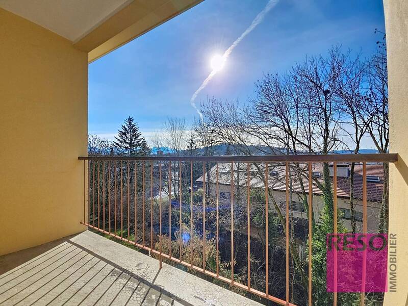 Rent apartment 2 rooms 50 m² in Annemasse 74100 - 1 300 €