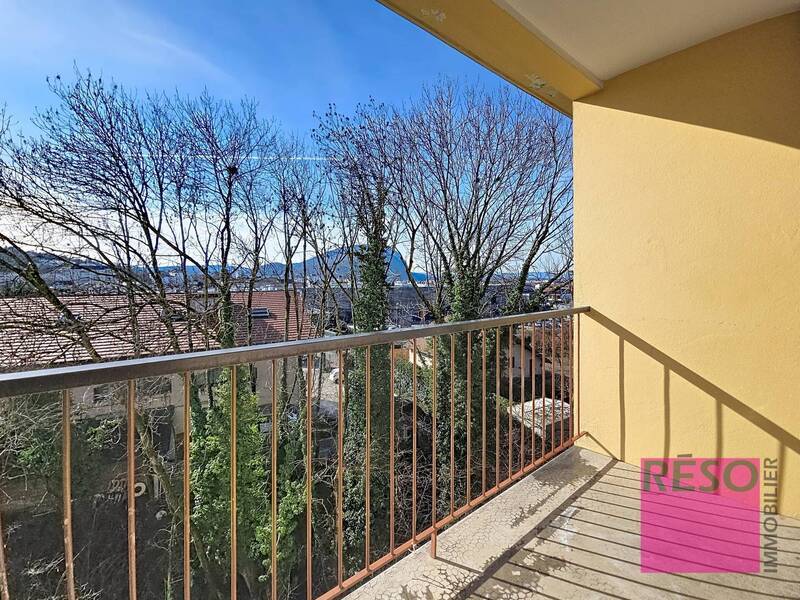 Rent apartment 2 rooms 50 m² in Annemasse 74100 - 1 300 €