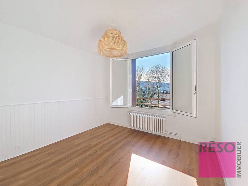 Rent apartment 2 rooms 50 m² in Annemasse 74100 - 1 300 €