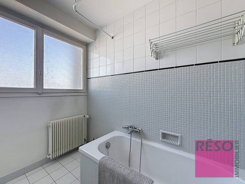 Location appartement 4 pièces 100 m² à Annemasse 74100 - 1 700 €