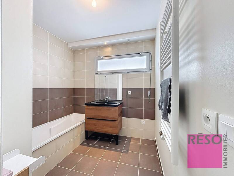 Rent apartment 3 rooms 70.46 m² in Valleiry 74520 - 1 500 €