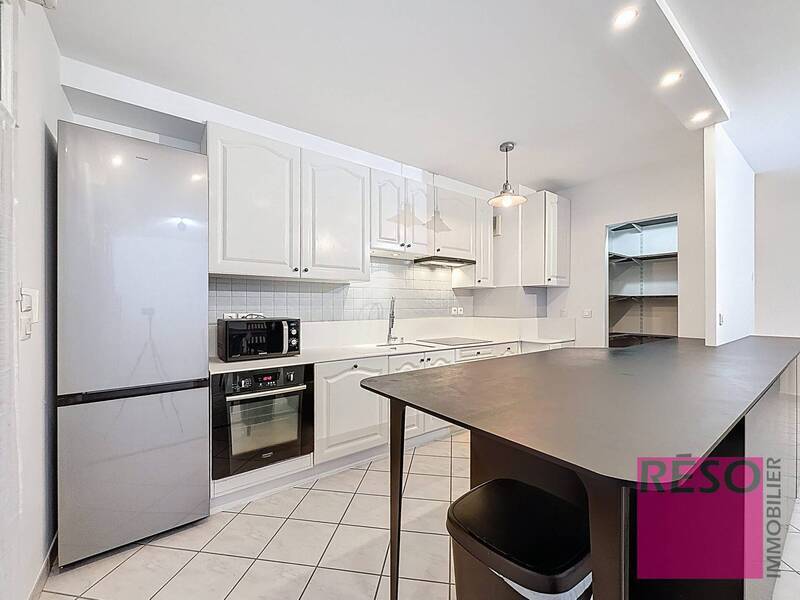 Location appartement 5 pièces 103 m² à Annemasse 74100 - 2 100 €