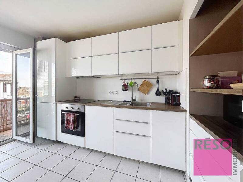 Rent apartment 2 rooms 48 m² in Annemasse 74100 - 1 380 €