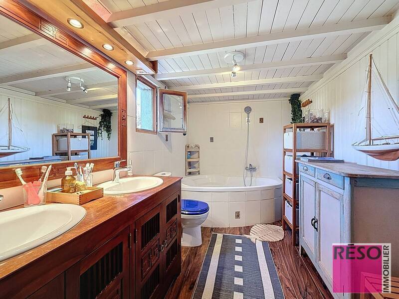 Buy house 4 rooms 150 m² in Pers-Jussy 74930