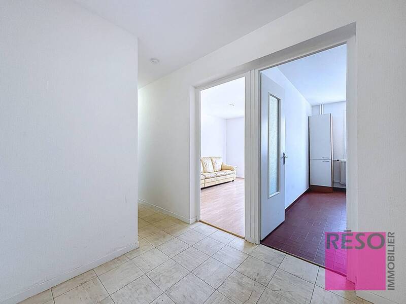 Buy apartment 2 rooms 51 m² in Collonges-sous-Salève 74160