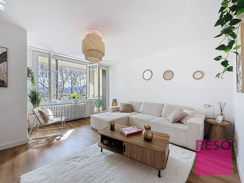 Rent apartment 2 rooms 50 m² in Annemasse 74100 - 1 300 €