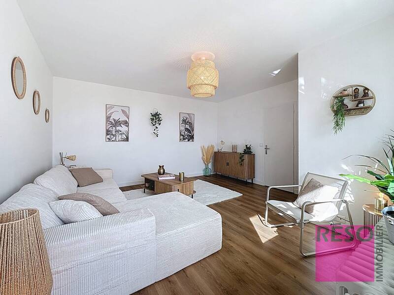 Rent apartment 2 rooms 50 m² in Annemasse 74100 - 1 300 €