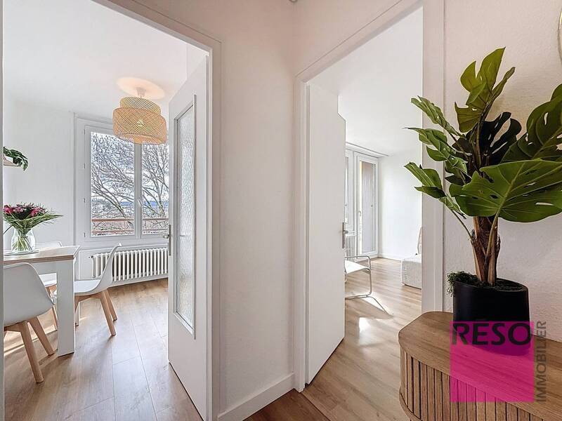 Rent apartment 2 rooms 50 m² in Annemasse 74100 - 1 300 €