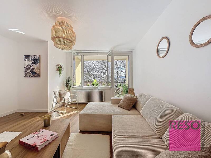 Rent apartment 2 rooms 50 m² in Annemasse 74100 - 1 300 €