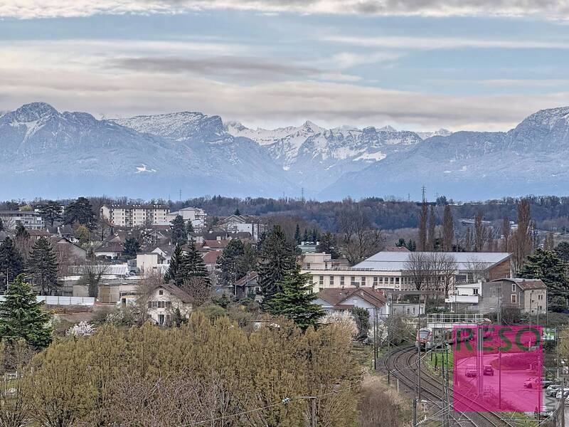 Rent apartment 4 rooms 80 m² in Annemasse 74100 - 1 850 €