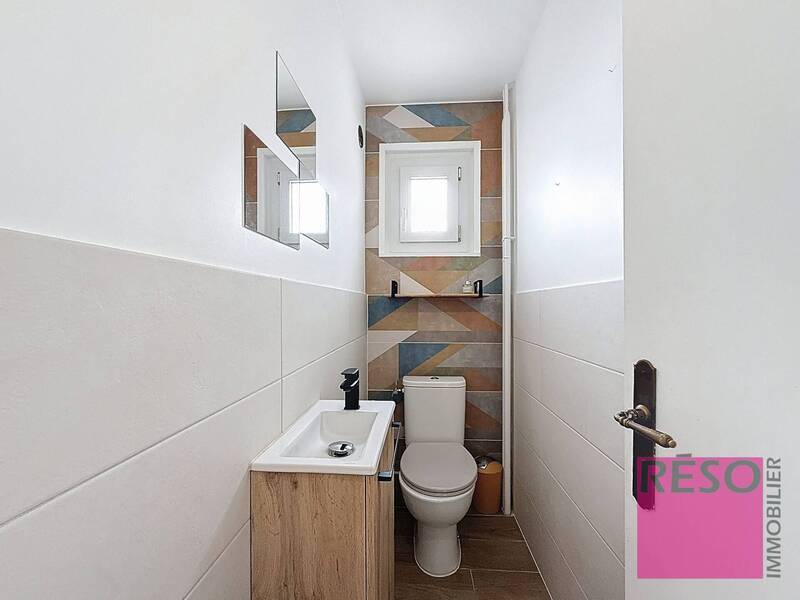 Rent apartment 4 rooms 80 m² in Annemasse 74100 - 1 850 €