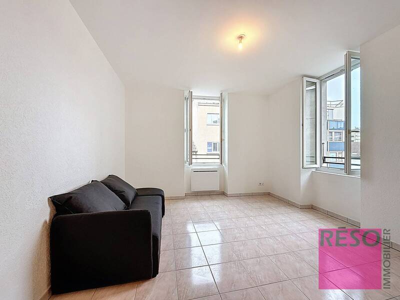 Rent apartment 2 rooms 50 m² in Annemasse 74100 - 1 250 €