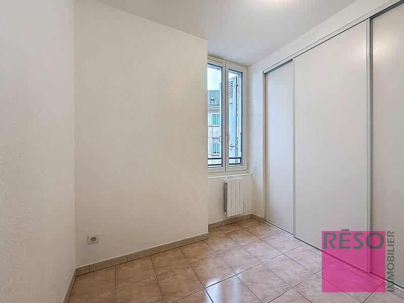 Rent apartment 2 rooms 50 m² in Annemasse 74100 - 1 250 €