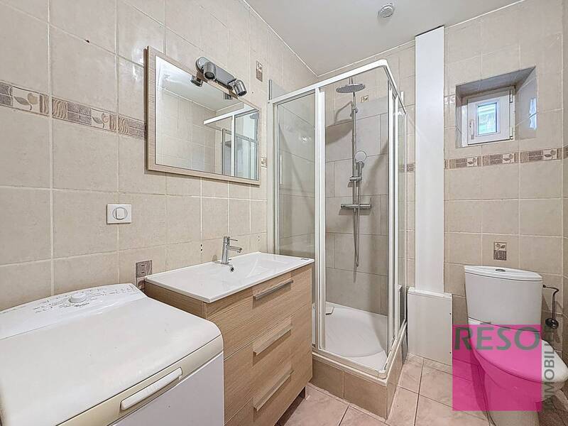 Rent apartment 2 rooms 50 m² in Annemasse 74100 - 1 250 €