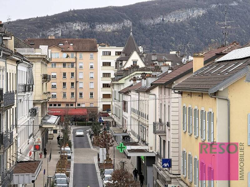 Rent apartment 2 rooms 50 m² in Annemasse 74100 - 1 250 €