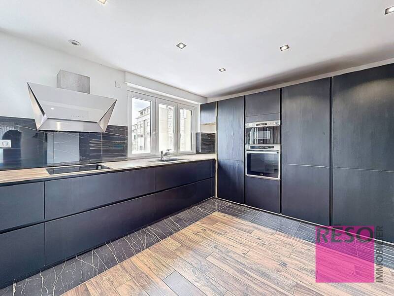 Rent apartment 3 rooms 77 m² in Annemasse 74100 - 1 850 €