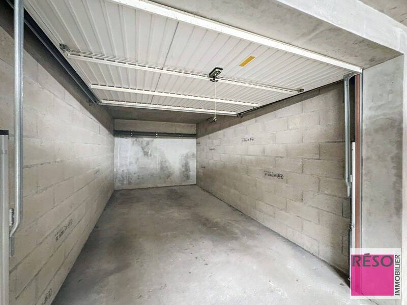 Vente parking 15 m² à Saint-Julien-en-Genevois 74160