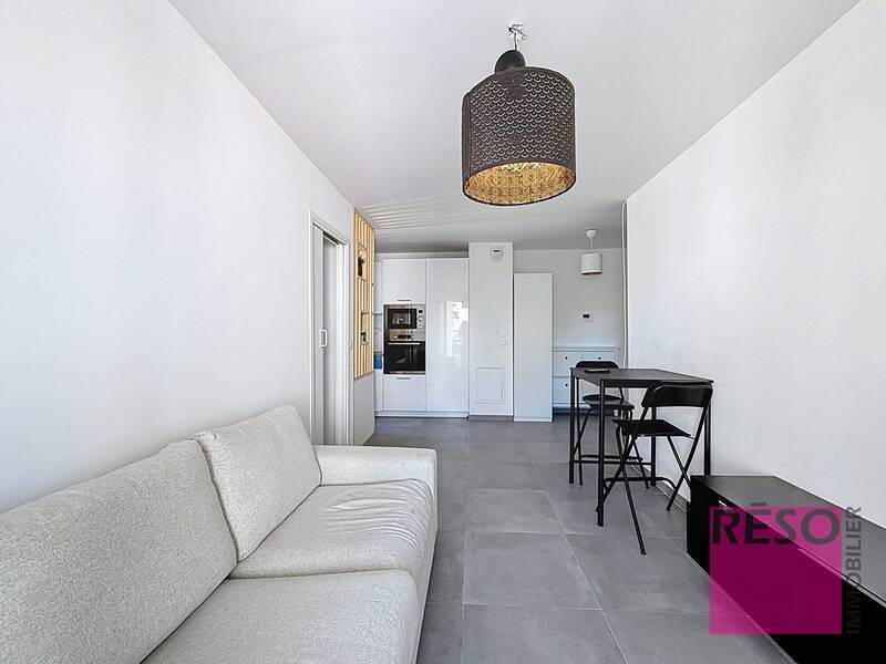 Rent apartment 3 rooms 50 m² in Annemasse 74100 - 1 400 €