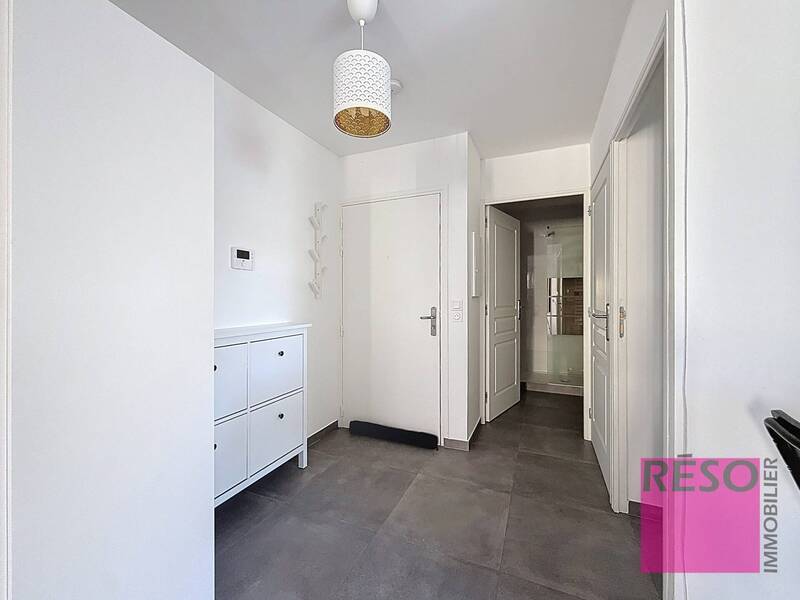 Rent apartment 3 rooms 50 m² in Annemasse 74100 - 1 400 €