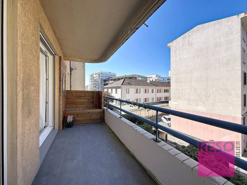Rent apartment 3 rooms 50 m² in Annemasse 74100 - 1 400 €