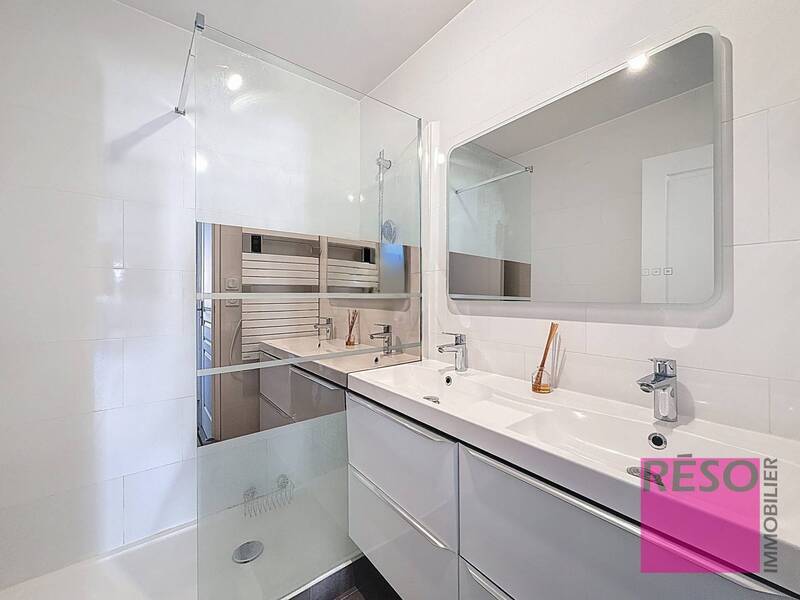 Rent apartment 3 rooms 50 m² in Annemasse 74100 - 1 400 €