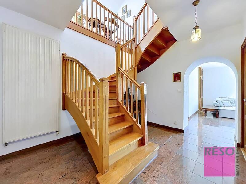 Buy house 12 rooms 347 m² in Valleiry 74520