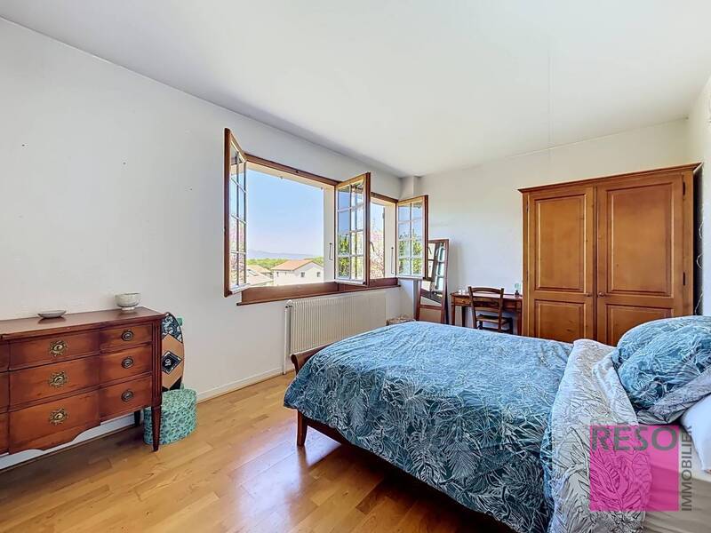 Buy house 12 rooms 347 m² in Valleiry 74520