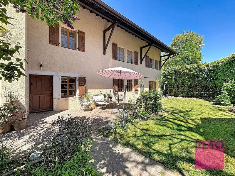 Buy house 12 rooms 347 m² in Valleiry 74520