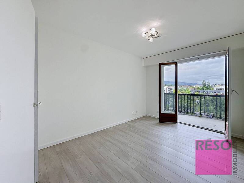 Location appartement 2 pièces 45 m² à Annemasse 74100 - 1 300 €