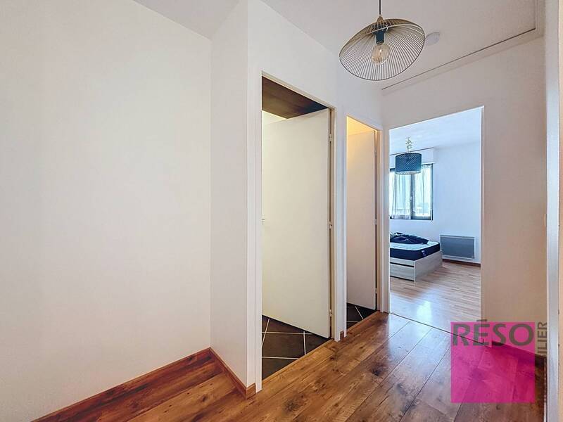 Rent apartment 2 rooms 54.35 m² in Collonges-sous-Salève 74160 - 1 400 €