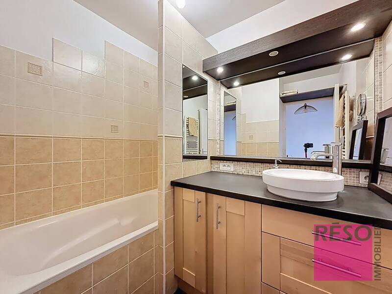 Rent apartment 2 rooms 54.35 m² in Collonges-sous-Salève 74160 - 1 400 €