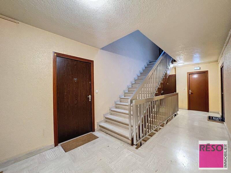 Rent apartment 4 rooms 89 m² in Annemasse 74100 - 1 750 €