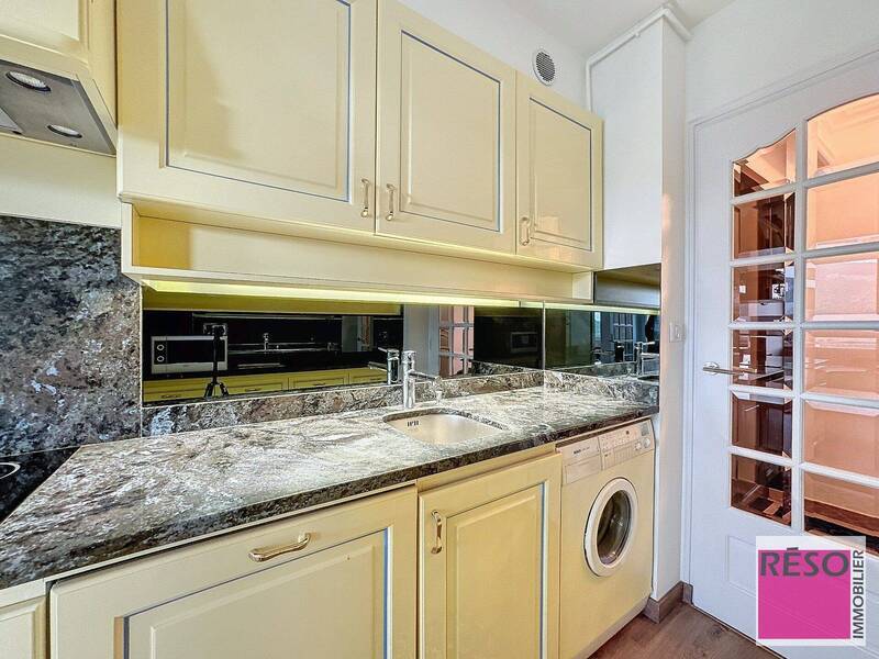 Rent apartment 4 rooms 89 m² in Annemasse 74100 - 1 750 €