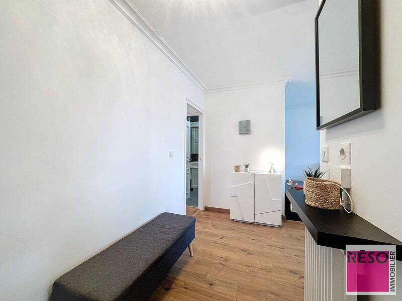 Rent apartment 4 rooms 89 m² in Annemasse 74100 - 1 750 €