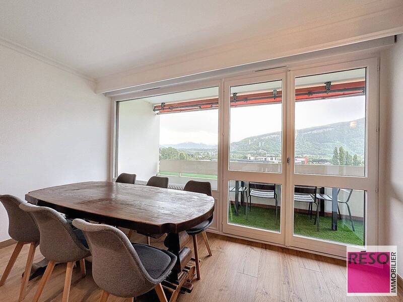 Rent apartment 4 rooms 89 m² in Annemasse 74100 - 1 750 €