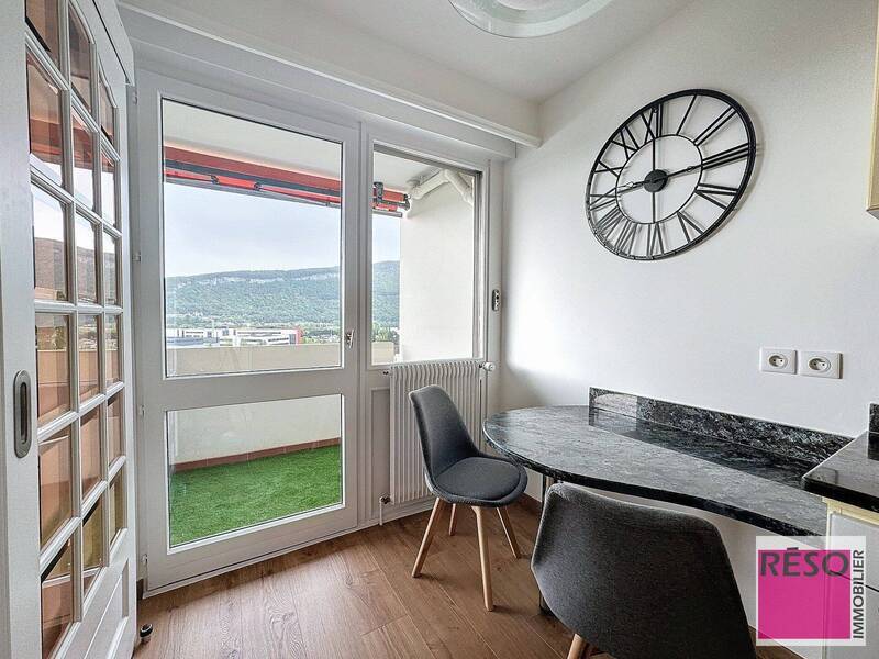 Rent apartment 4 rooms 89 m² in Annemasse 74100 - 1 750 €