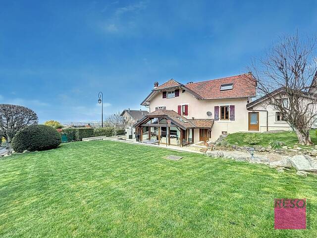 Sale House 7 rooms 172.93 m² Collonges-sous-Salève 74160