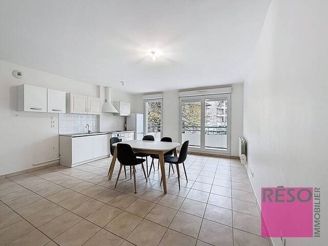 Rent Apartment 3 rooms 58 m² Annemasse 74100