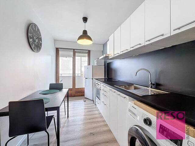 Location Appartement 1 pièce 32 m² Annemasse 74100