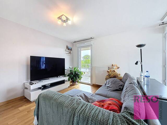 Location Appartement 4 pièces 103 m² Ville-la-Grand 74100