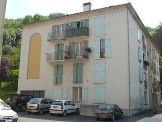 Location appartement 1 pièce 35 m² à Saint-Affrique (12400)