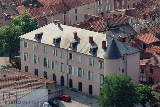 Location appartement 3 pièces 65 m² à Vabres-l'Abbaye (12400)