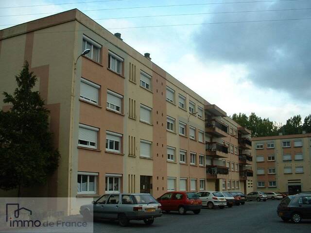 Location appartement 1 pièce 31 m² à Saint-Affrique (12400)