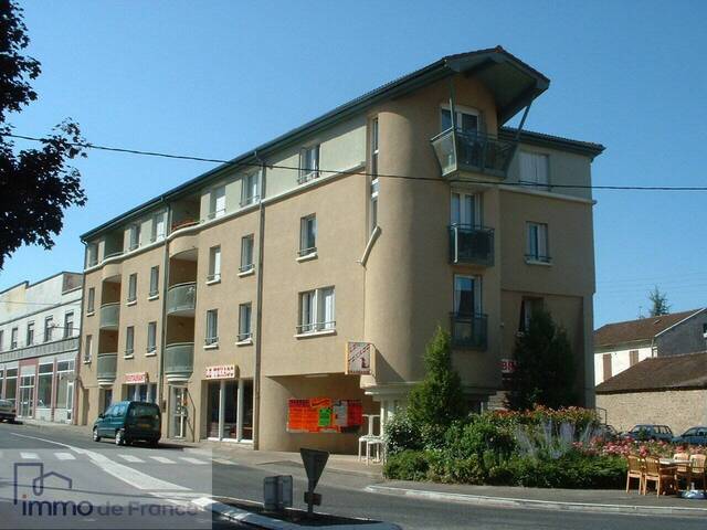 Location appartement 2 pièces 52 m² à Saint-Affrique (12400)