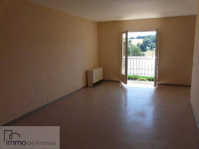 Location appartement 3 pièces 68 m² à Villefranche-de-Panat (12430)