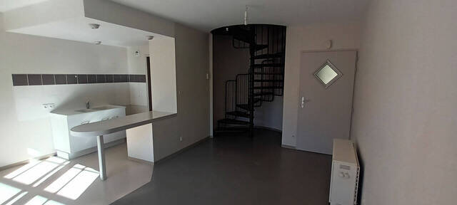 Location appartement 4 pièces 72.35 m² à Brusque (12360)