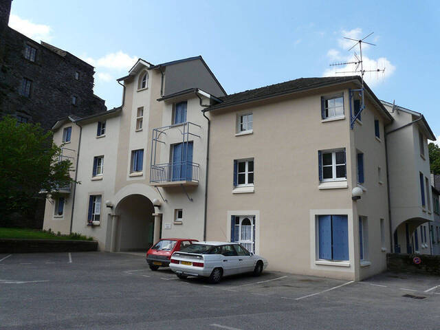 Location appartement 5 pièces 108.45 m² à Coupiac (12550)