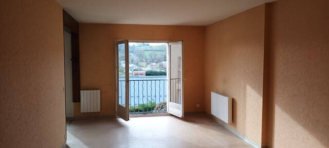Location appartement 3 pièces 68 m² à Villefranche-de-Panat (12430)