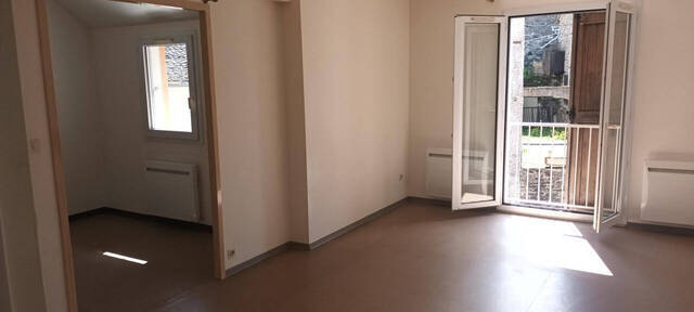 Location appartement 4 pièces 81.49 m² à Villefranche-de-Panat (12430)