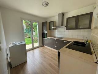 Rent Semi-detached house 4 rooms 83 m² Collonges 01550